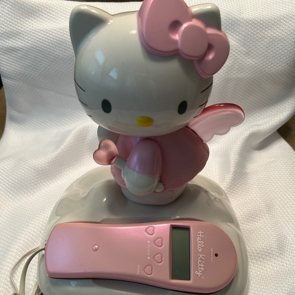 Sanrio Hello Kitty Pink and White Figurine Lamp